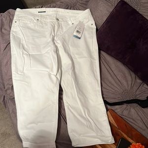 Women’s white crop jeans
